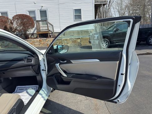 Used 2019 Honda Civic EX image 16