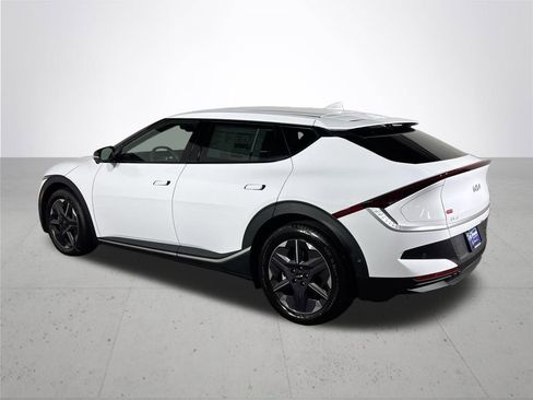 New 2025 Kia EV6 Light w/ Light LR Technology Package image 8