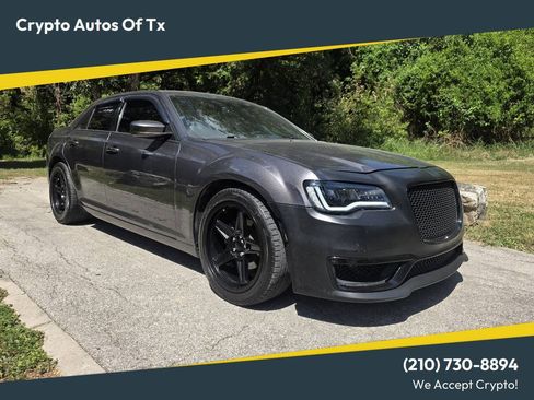Used 2014 Chrysler 300 RWD image 1