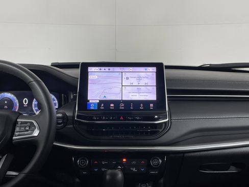 Used 2023 Jeep Compass High Altitude w/ Driver Assist Group I image 17