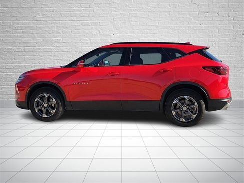 Used 2024 Chevrolet Blazer LT image 2