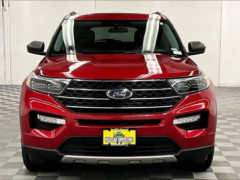 Used 2022 Ford Explorer XLT w/ Equipment Group 202A AWD/4WD image 4