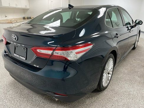 Used 2019 Toyota Camry XLE w/ Carpet Mat Package image 5