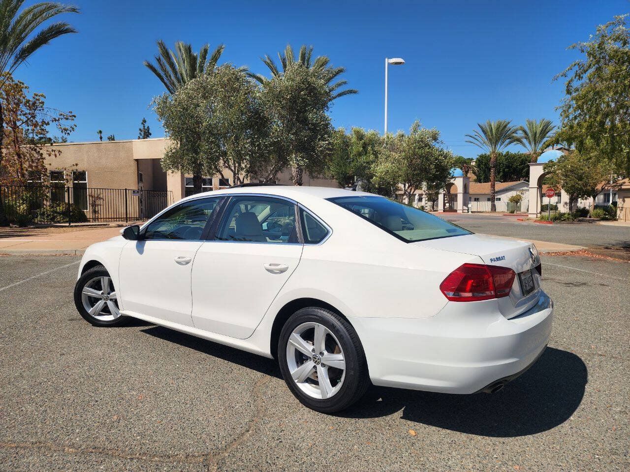 Used 2012 Volkswagen Passat 2.5 SE FWD image 6