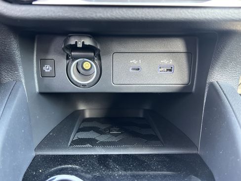 New 2025 Nissan Versa SR image 7