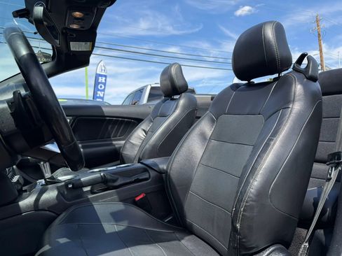 Used 2019 Ford Mustang GT Premium RWD image 13