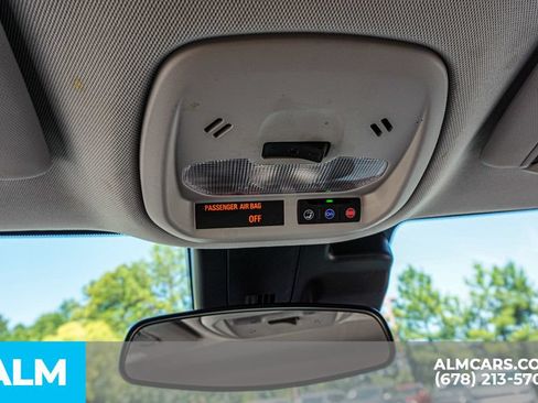 Used 2025 Chevrolet Trax LT FWD image 32