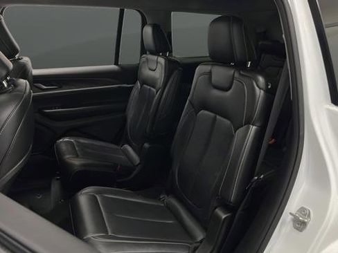 Used 2024 Jeep Grand Cherokee L Limited w/ Black Appearance Package AWD/4WD image 23