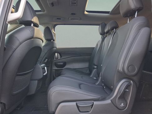 New 2026 Kia Carnival SX FWD image 11