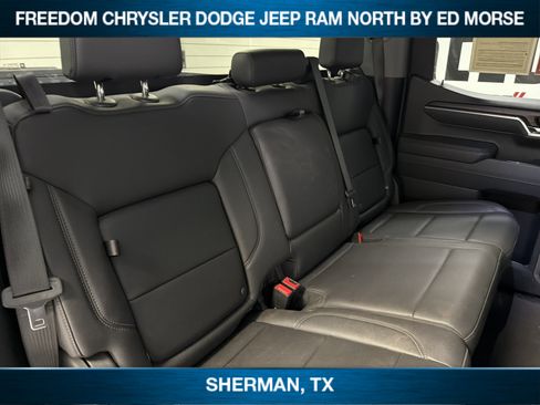 Used 2025 GMC Sierra 1500 SLT AWD/4WD image 10