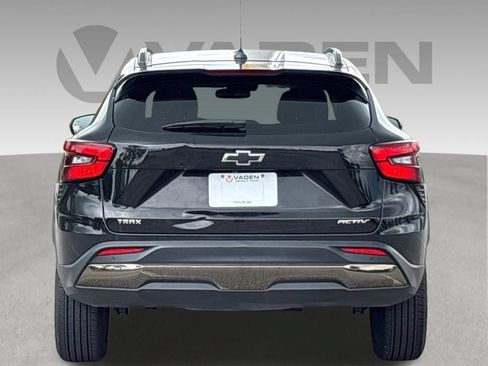 Used 2025 Chevrolet Trax ACTIV w/ Driver Confidence Package FWD image 10