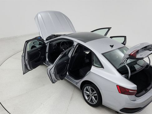 Used 2024 Volkswagen Jetta SE FWD image 22