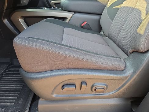 Used 2024 Nissan Titan SV w/ SV Bronze Edition Package RWD image 24