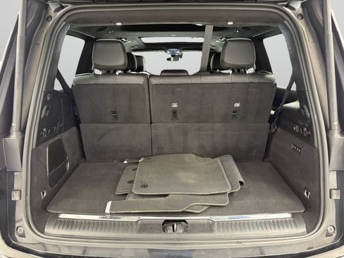 Used 2024 Jeep Grand Wagoneer Series II Obsidian w/ Quick Order Packagew 28T AWD/4WD image 8