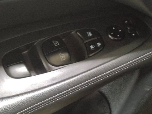 Used 2020 Nissan Pathfinder SL FWD image 27