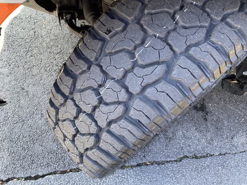 Used 2024 GMC Yukon AT4 w/ AT4 Premium Plus Package image 12