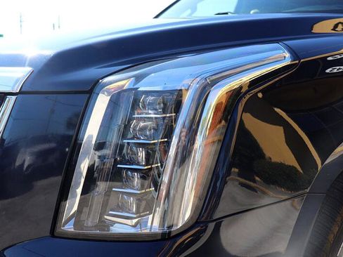 Used 2020 Cadillac Escalade ESV Premium Luxury image 46