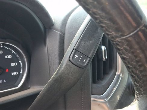 Used 2022 Chevrolet Silverado 1500 LT AWD/4WD image 13