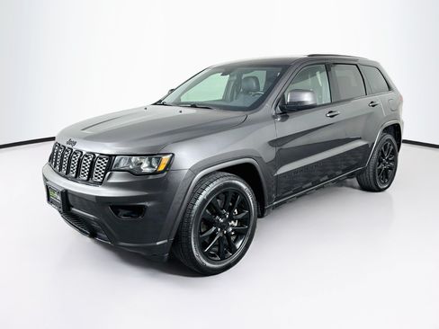 Used 2021 Jeep Grand Cherokee Laredo X RWD image 3