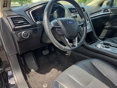 Used 2020 Ford Fusion Titanium FWD image 10