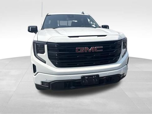 Used 2024 GMC Sierra 1500 Elevation w/ Elevation Premium Package AWD/4WD image 5