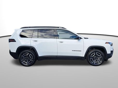 New 2026 Jeep Cherokee Laredo image 7