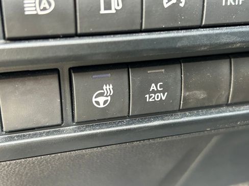 Used 2024 Toyota Tundra Limited AWD/4WD image 28