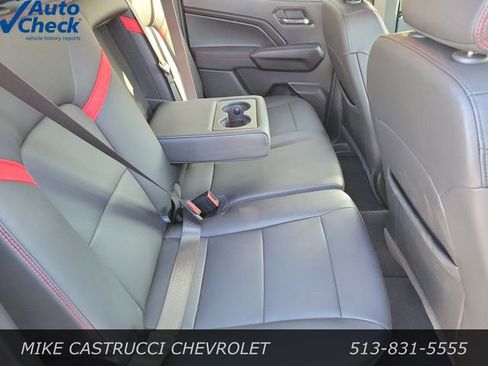 Used 2025 Chevrolet Colorado Z71 w/ Technology Package AWD/4WD image 28