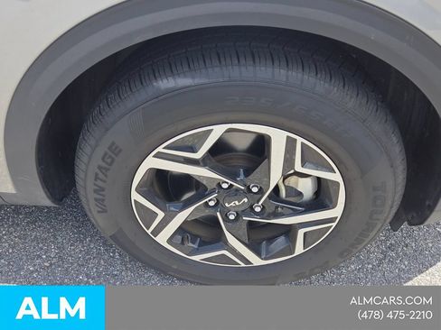 Used 2025 Kia Sportage LX FWD image 16