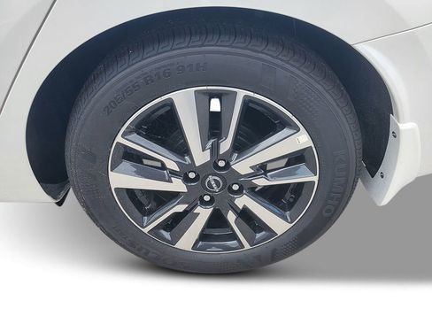 New 2025 Nissan Versa SV w/ Trunk Package image 10