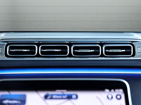 Used 2022 Mercedes-Benz S 500 4MATIC w/ AMG Line Package image 35