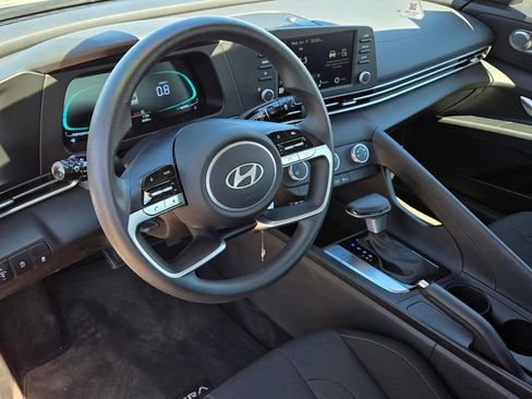 Used 2026 Hyundai Elantra SE FWD image 9