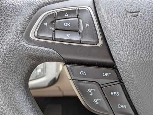 Used 2018 Ford Escape SE w/ SE Sync 3 Package FWD image 24