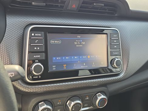 Used 2019 Nissan Kicks S FWD image 22