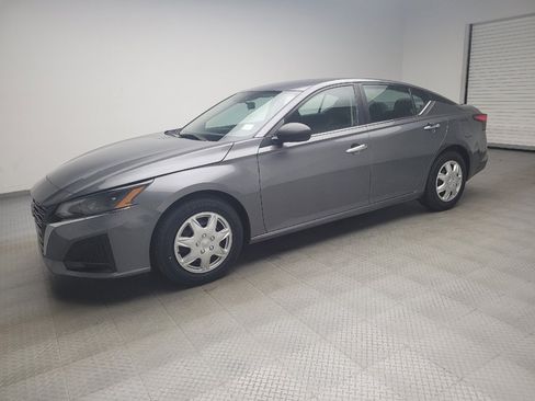 Used 2024 Nissan Altima 2.5 S FWD image 2