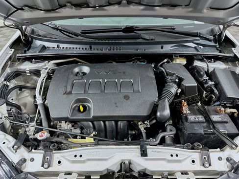 Used 2017 Toyota Corolla LE FWD image 30