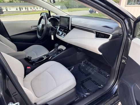 Used 2021 Toyota Corolla LE FWD image 21