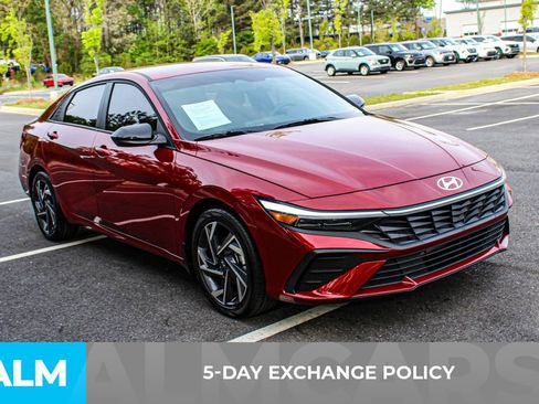 Used 2025 Hyundai Elantra Sport image 4