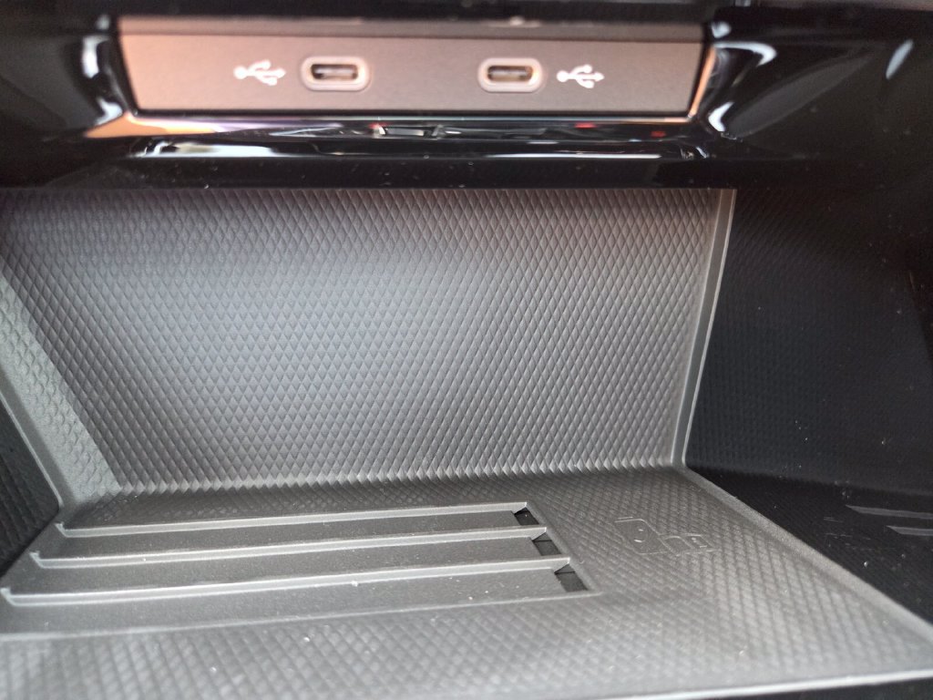 New 2026 Volkswagen GTI SE FWD image 17