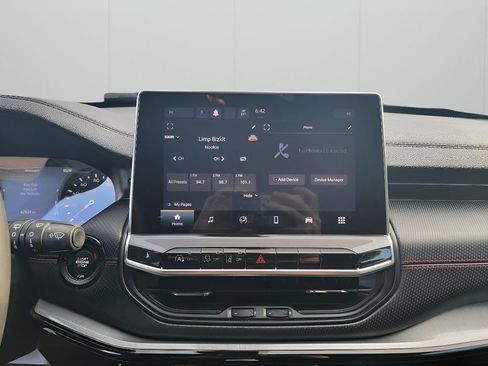 Used 2022 Jeep Compass Trailhawk image 21