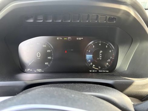 Used 2018 Volvo XC90 T6 Momentum w/ Convenience Package AWD/4WD image 8