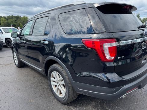 Used 2018 Ford Explorer XLT AWD/4WD image 10