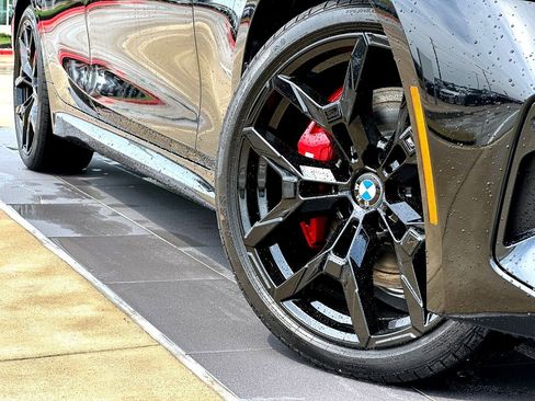 New 2026 BMW 330i Sedan w/ M Sport Package image 2