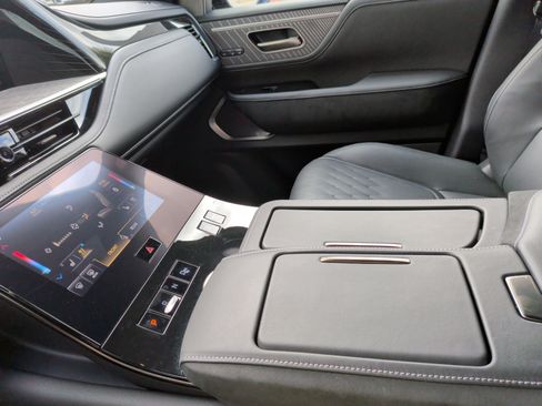 Used 2025 INFINITI QX80 Autograph w/ Autograph Exterior Package image 26