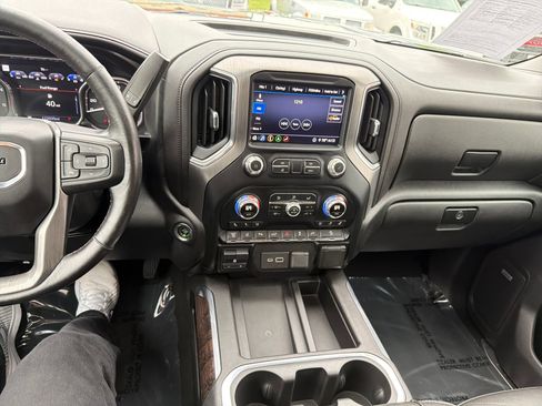 Used 2020 GMC Sierra 3500 Denali w/ Denali Ultimate Package AWD/4WD image 18