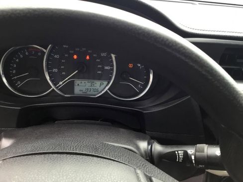 Used 2014 Toyota Corolla LE FWD image 16
