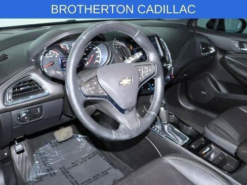 Used 2017 Chevrolet Cruze Premier FWD image 21