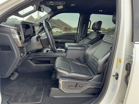 Used 2024 Ford F250 Platinum image 9