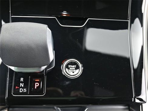 Used 2025 Land Rover Range Rover Sport Dynamic SE image 15