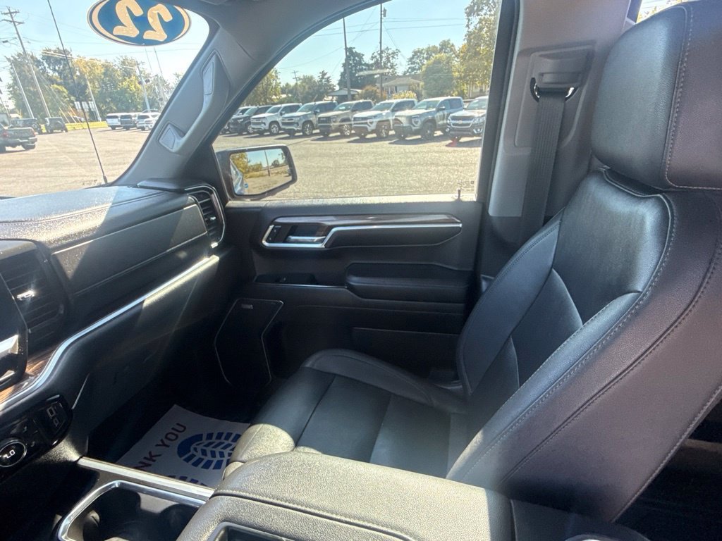 Used 2022 Chevrolet Silverado 1500 RST w/ Convenience Package II AWD/4WD image 15